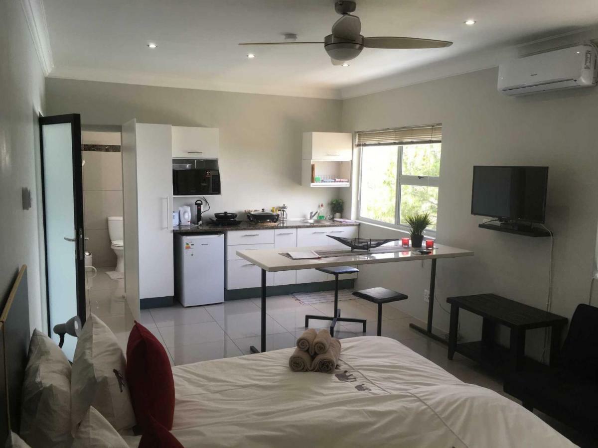 ホテル Suiderhof Self-Catering ウィントフーク エクステリア 写真