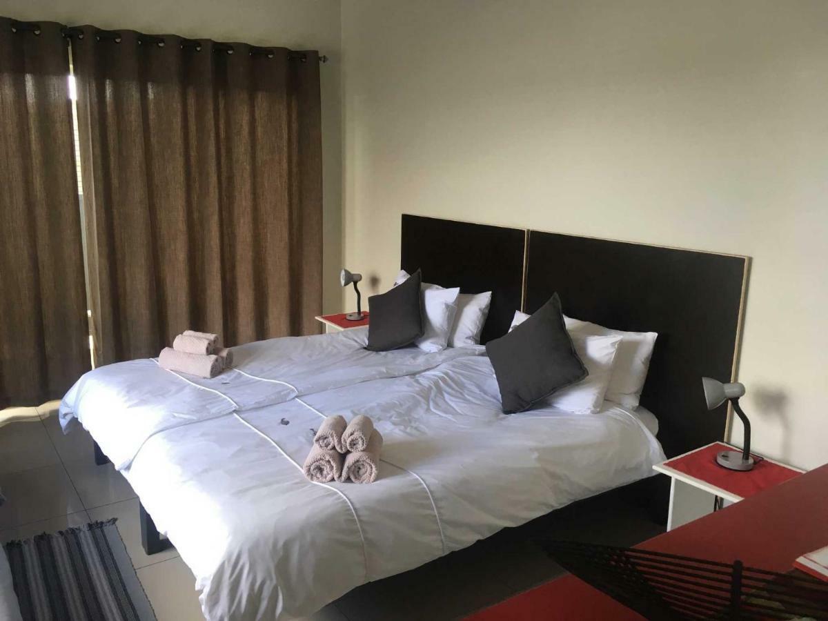 ホテル Suiderhof Self-Catering ウィントフーク エクステリア 写真