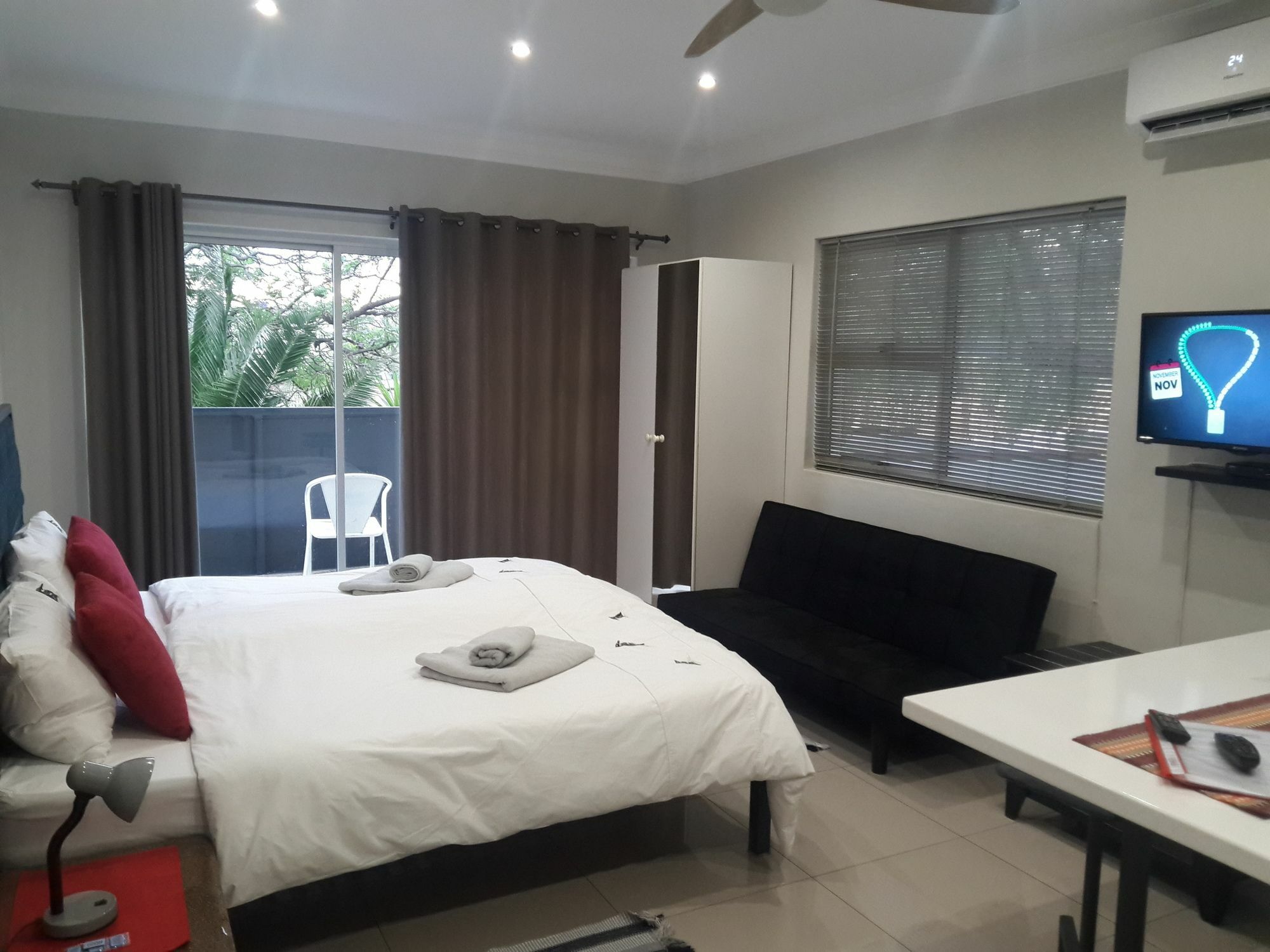 ホテル Suiderhof Self-Catering ウィントフーク エクステリア 写真
